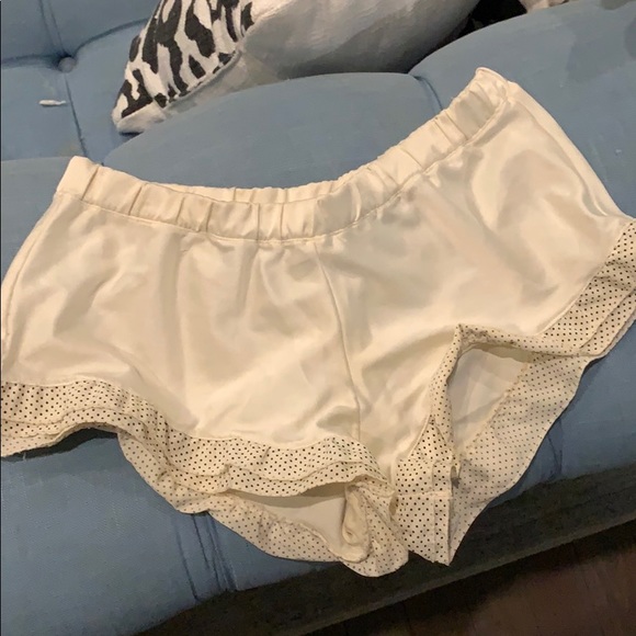 Pins and needs silky lounge shorts ruffle elastic - Picture 1 of 3